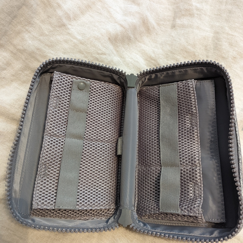Dagne Dover Arlo Tech Organizer